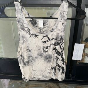 Tie-Dye Sleeveless Women's Top - Black and White